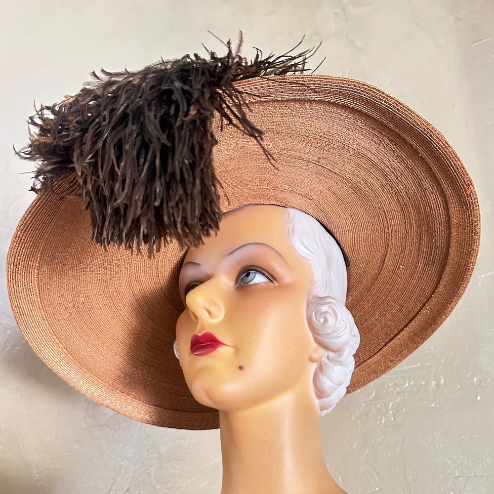 BREATHTAKING 1940s' TAN STRAW WIDE BRIM HAT + BROWN FEATHERS + BAKELITE PIN